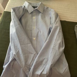 Vineyard Vines Size M long sleeve shirt